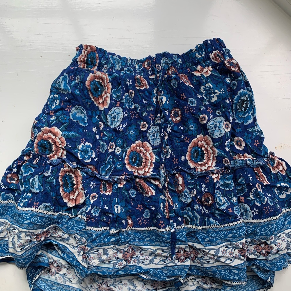 Blue floral print flowy mini skirt
